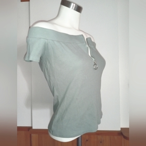 Guess Off The Shoulder Top - Picture 1 of 6
